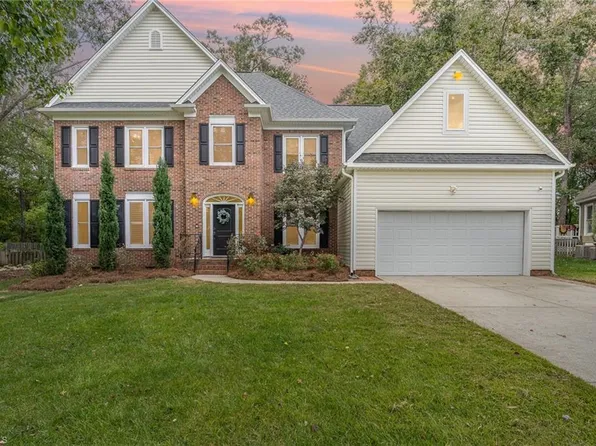 1614 Deercroft Ct, Greensboro, NC 27407