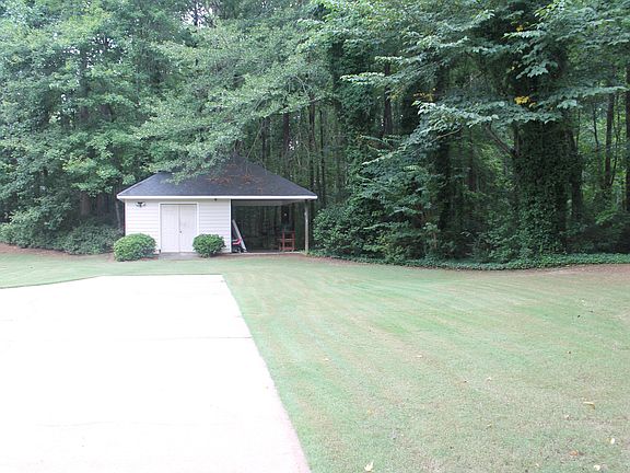 16' x 20' shop w/ carport 