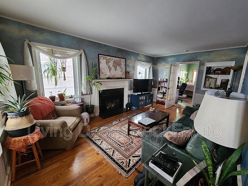 1st image of 2551 Worthington Ave