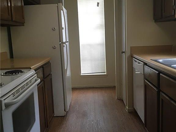 4th image of 6110 Wilderock Dr