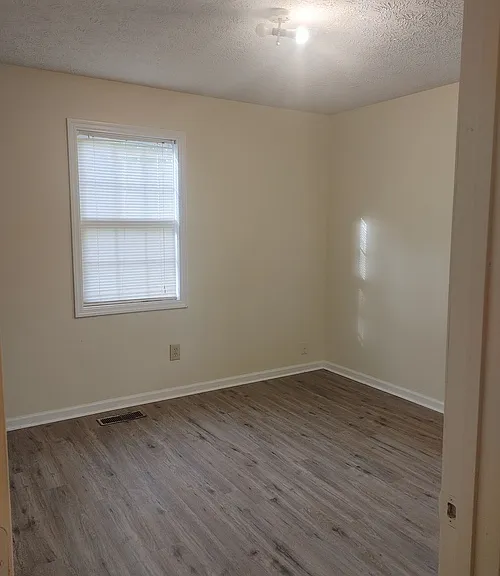 462 Bussey Ave — Photo 15