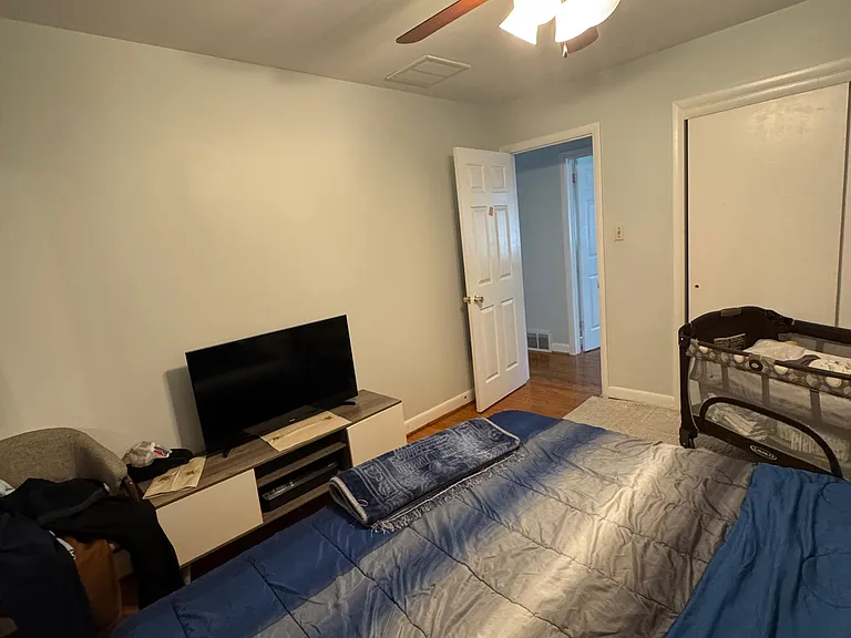 1439 Crawford Ave — Photo 9