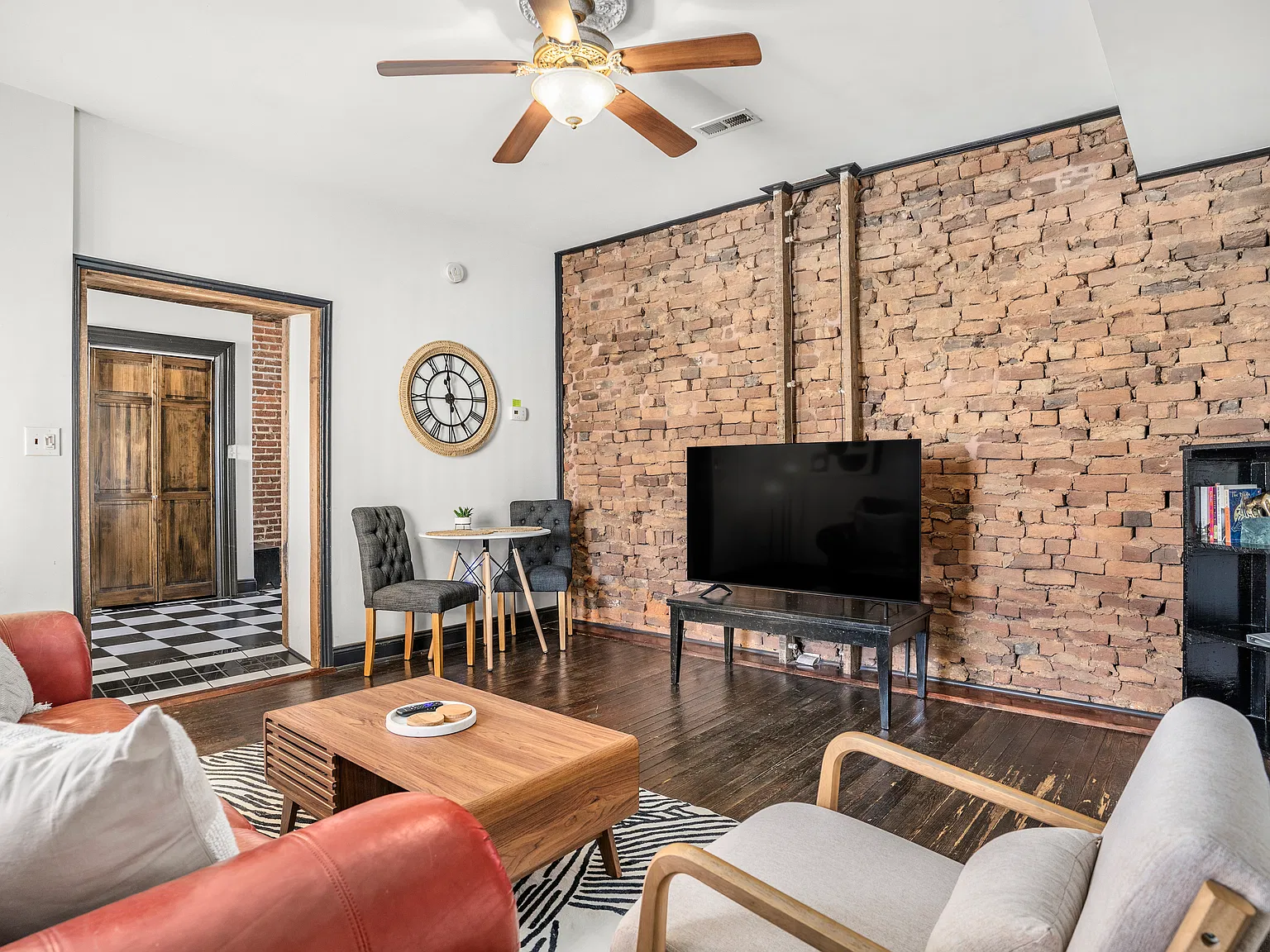 1 bed, 890 sqft, $1,250 — Photo 4
