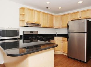 3216 N Racine Ave #1JC, Chicago, IL 60657