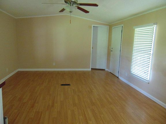 4th image of 608 Tulip Ave
