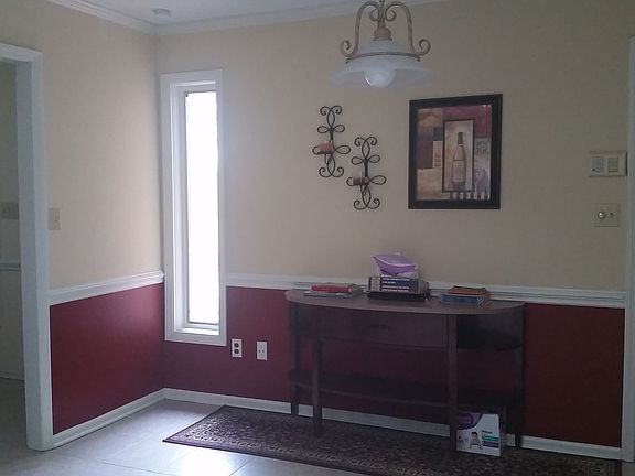 3rd image of 332 E Killarney Lk