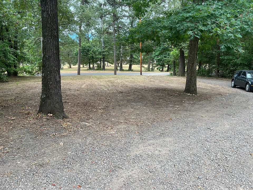 2nd image of 378 Hill Blvd