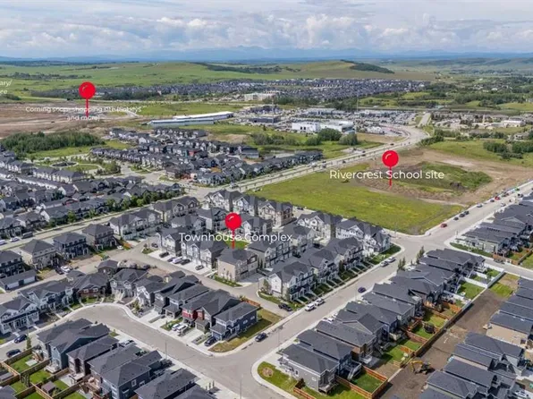 24 W Rivercrest Dr #103, Cochrane, AB T4C 2C5