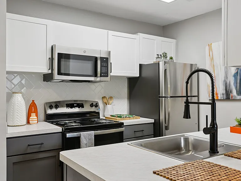 Avana Court — Photo 10