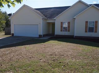 204 Kendall Ct, Raeford, NC 28376