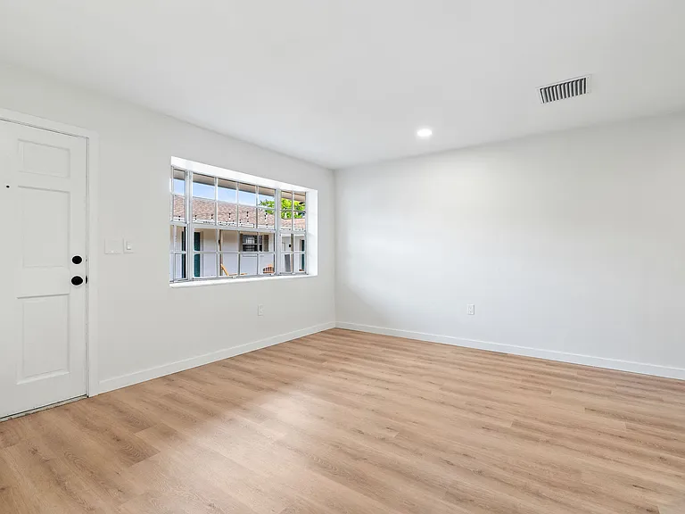 1028 Bass Blvd #E — Photo 6