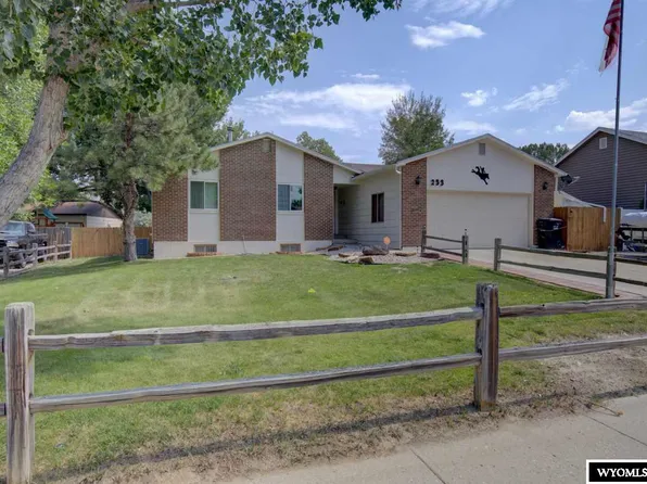 233 Indian Paintbrush St, Casper, WY 82604