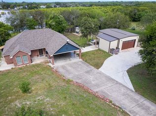 140 Lake Country Dr, Mathis, TX 78368
