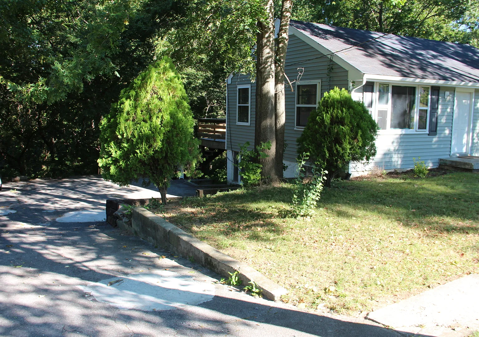 Donelson - Updated 2 bedroom 1 bath - tons of parking & storage! — Photo 3