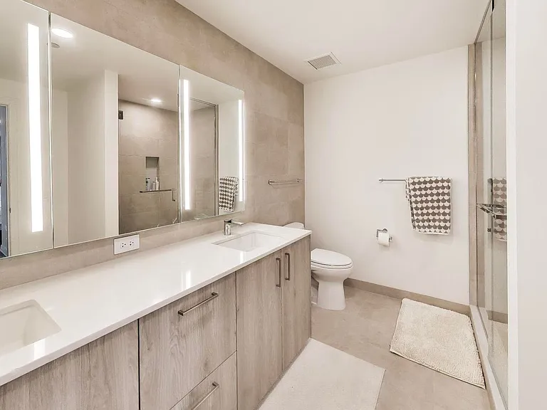 211 N Harbor Dr #403 — Photo 9