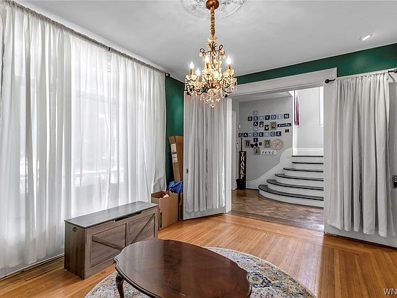 5th image of 504 W Center St