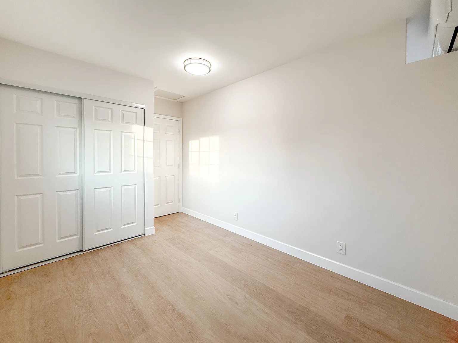 1 bed, 500 sqft, $1,800 — Photo 4