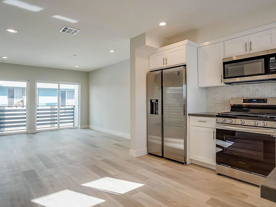 1st image of 608 N Gramercy Pl #608