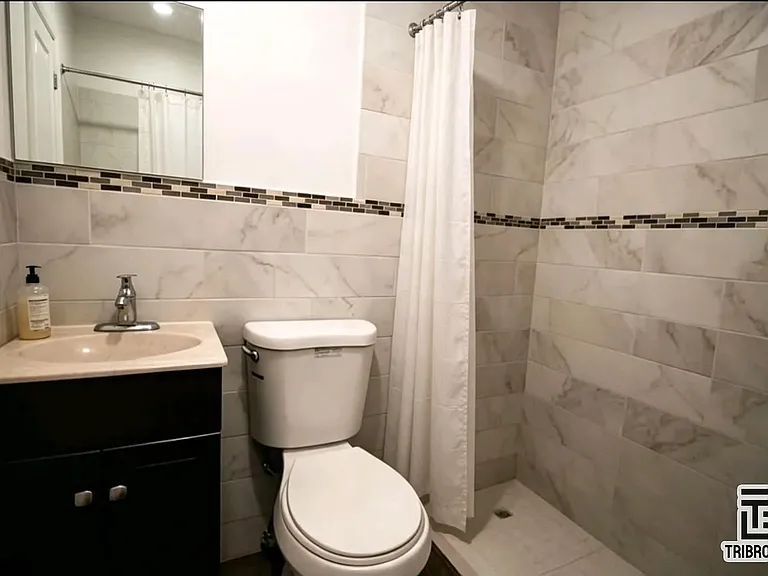 962 Greene Ave #3R — Photo 5