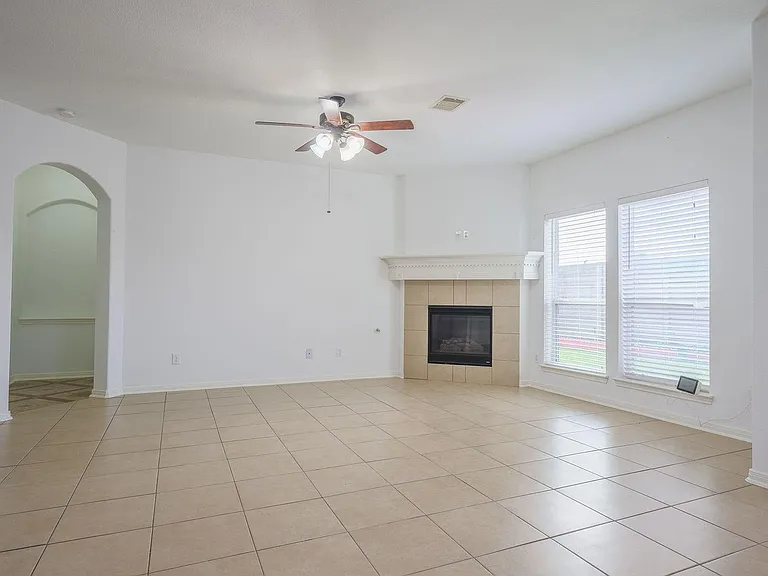 4017 Firenze Dr — Photo 2