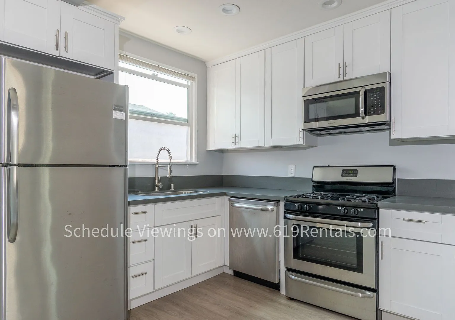 2 Bedroom, 1 Bath with Yard & Washer/Dryer, Pets OK — Photo 1