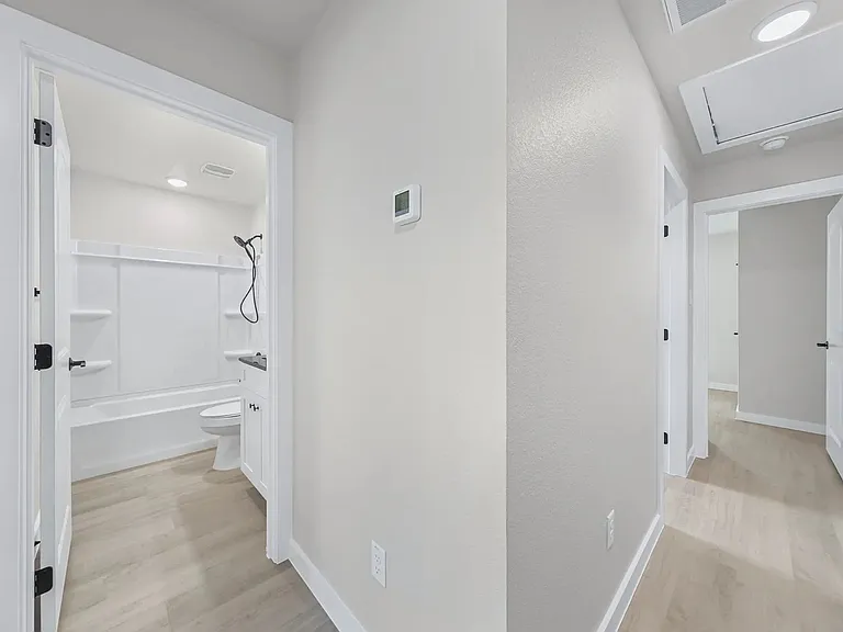 920 4th Street Pl SE — Photo 5