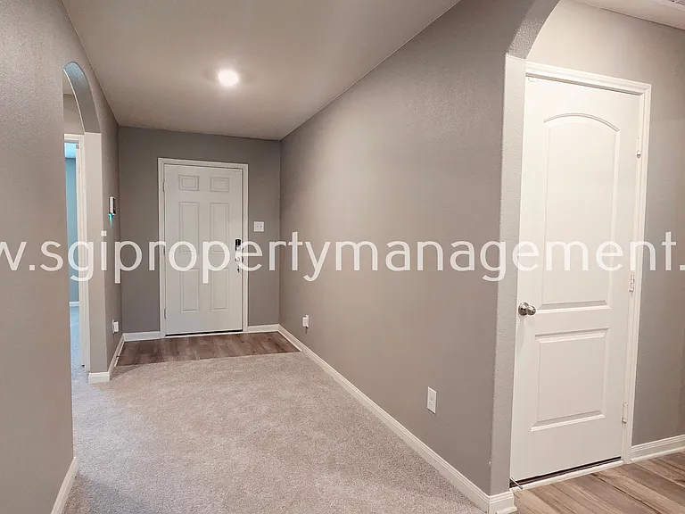 942 Primrose Dr — Photo 14