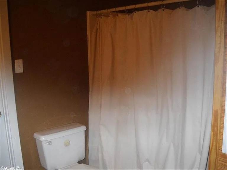 143 Tilley Ln — Photo 3