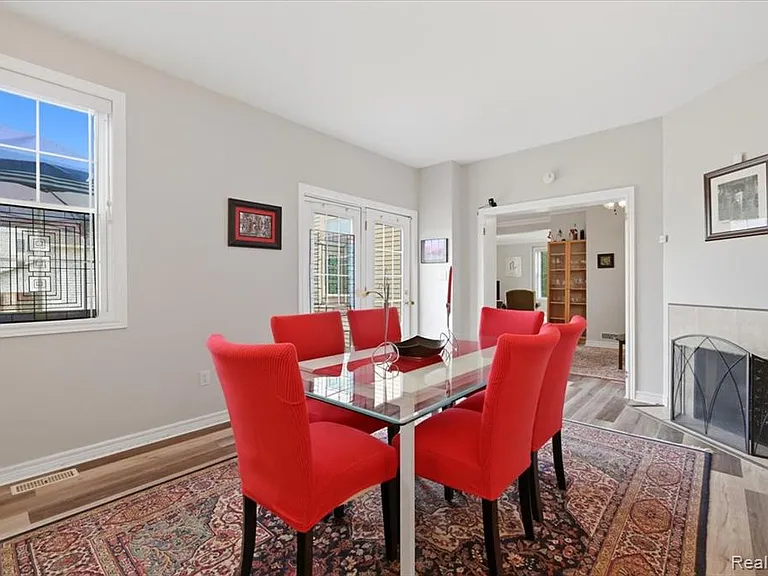 1765 Townsend St — Photo 14