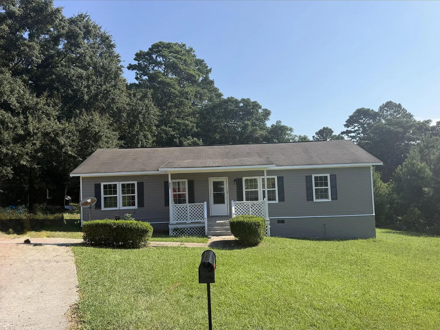 3 bed, 1248 sqft, $1,300 — Photo 1