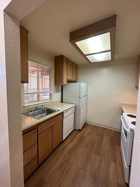 1st image of 5421 El Camino Ave APT 2