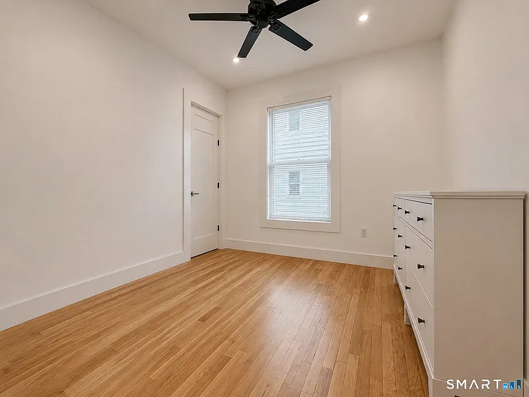 492 Lombard St #1 — Photo 13