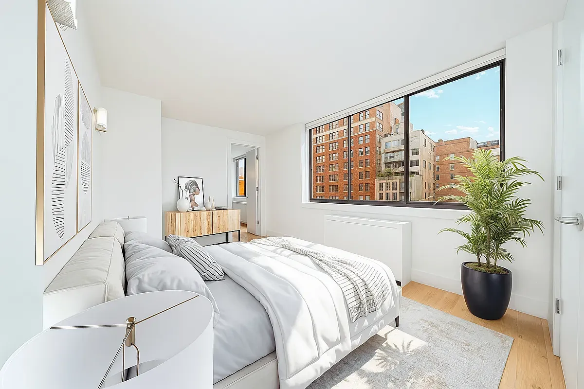 Building Photo - 250 W 19th St #4D