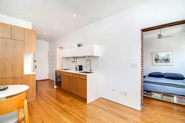 Rented by Compass | media 9