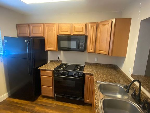 5th image of 1740 Beechwood Cir N