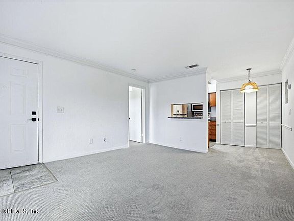3rd image of 100 FAIRWAY PARK Boulevard #1507