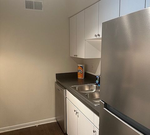 3rd image of 11112 Normandy Cir #412