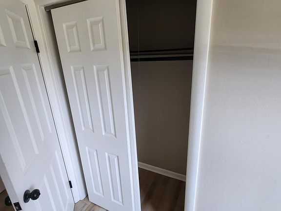 5th image of 4261 North St APT 5