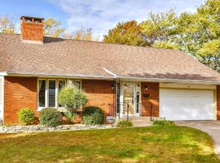 3 Linder Ct, Saint Paul, MN 55106