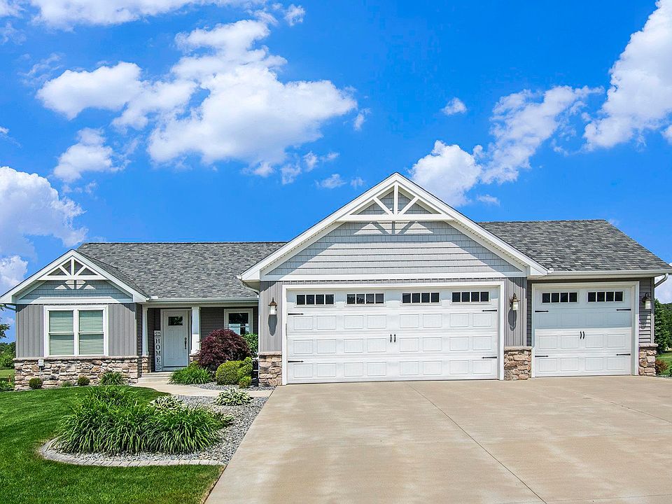 1st image of 57373 Emerald Chase Ln