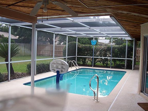 2nd image of 2814 Hamlin Pl