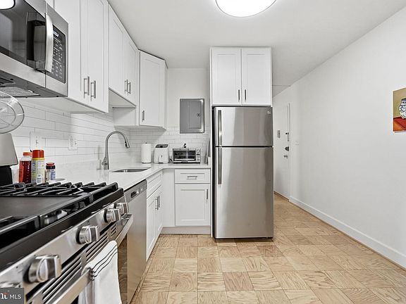 3rd image of 200 N Maple Ave APT 500