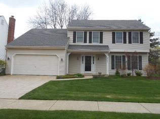 376 Colonial Cir, Geneva, IL 60134