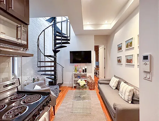 Rented by Voro, LLC | media 2