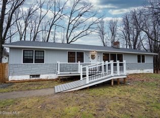 114 Birchwood Dr, Castleton, NY 12033