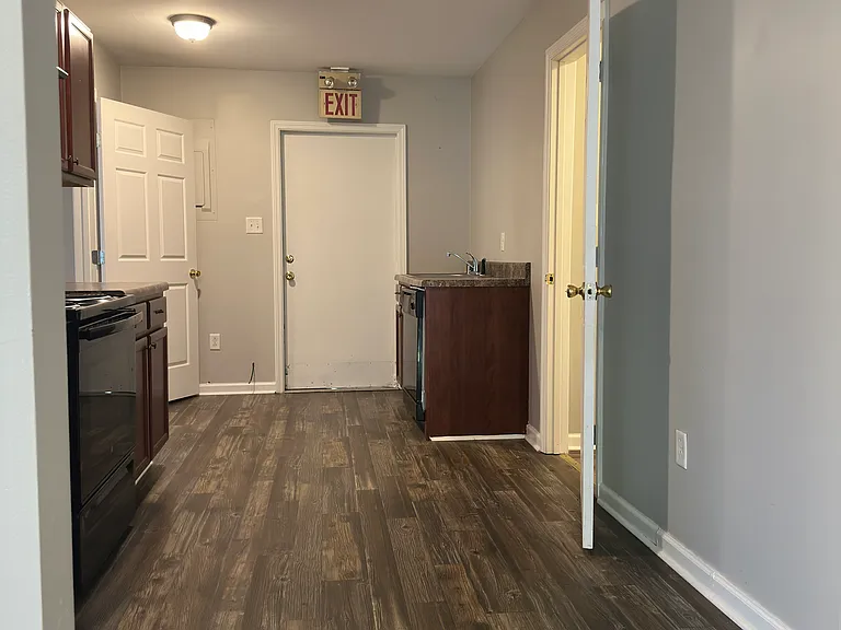 920 W Jefferson St #1 — Photo 6