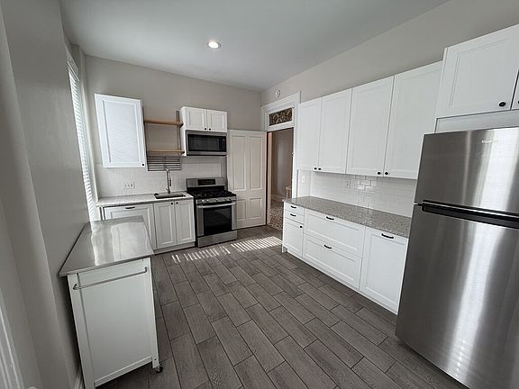 5th image of 2531 Moorman Ave #2