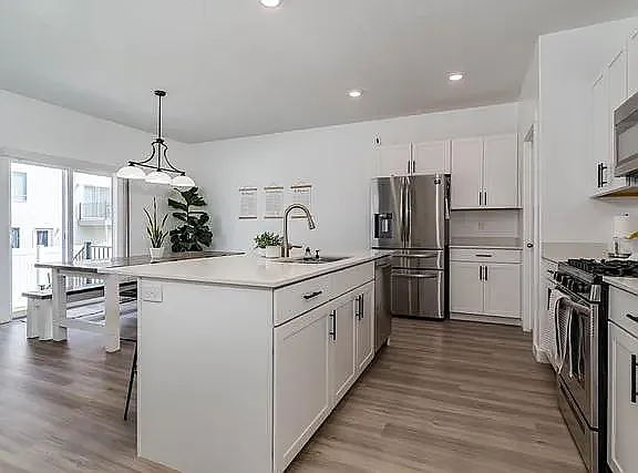 937 E Mecham Ave — Photo 17