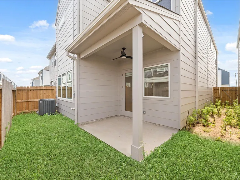 3007 Ventas Dr — Photo 36