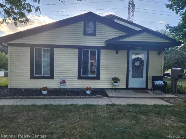 38075 Sherwood St, Westland, MI 48185